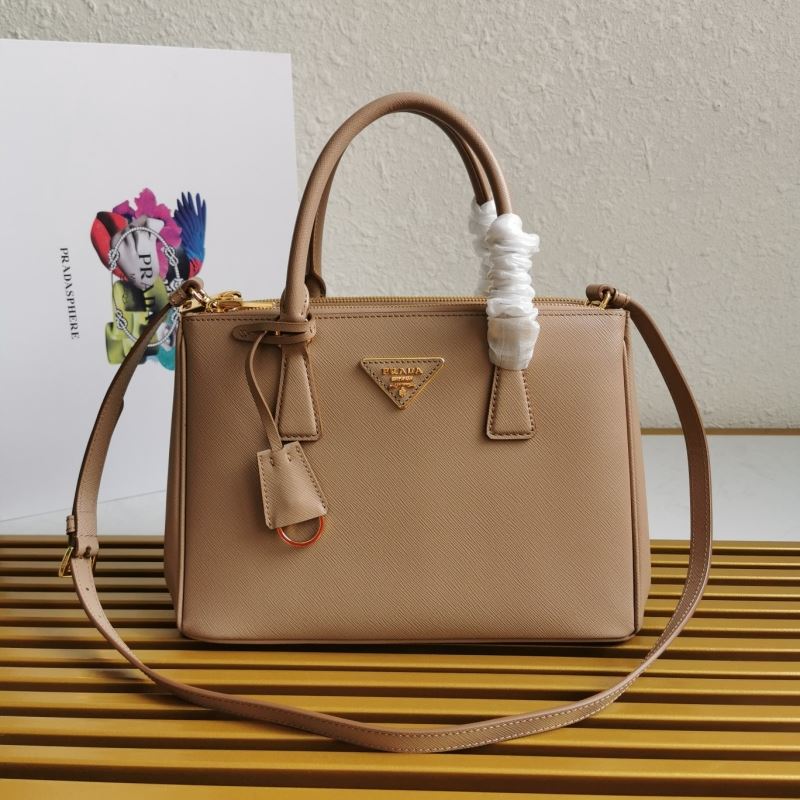 Pra*a shopping bags